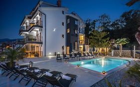 Villa Adriatic, Apartment Rebecca With Heated Swimming Pool, Sew View, Childrens Playground